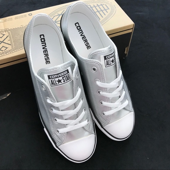 converse dainty metallic